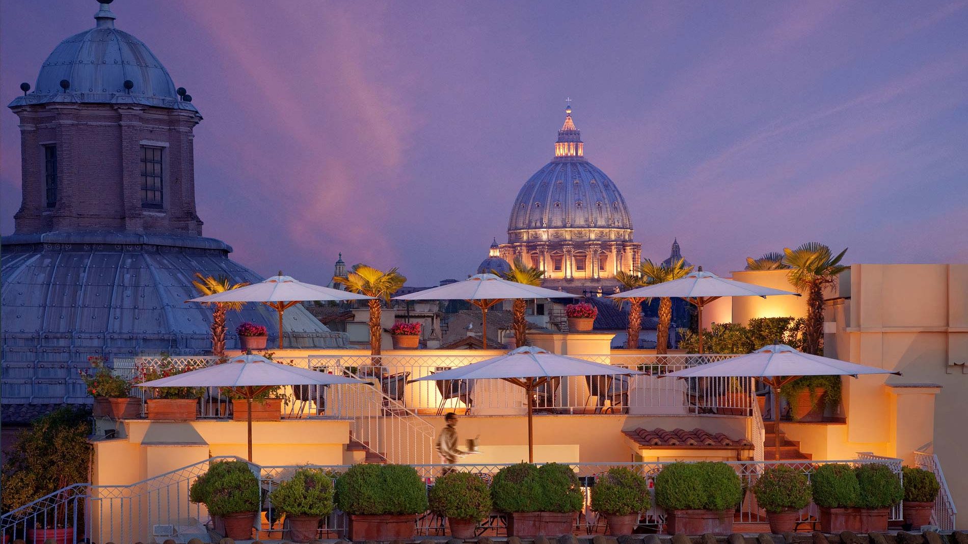 Read more about the article 10 Best Rooftop Bars and Terraces in Rome with Stunning Views & Cocktails
