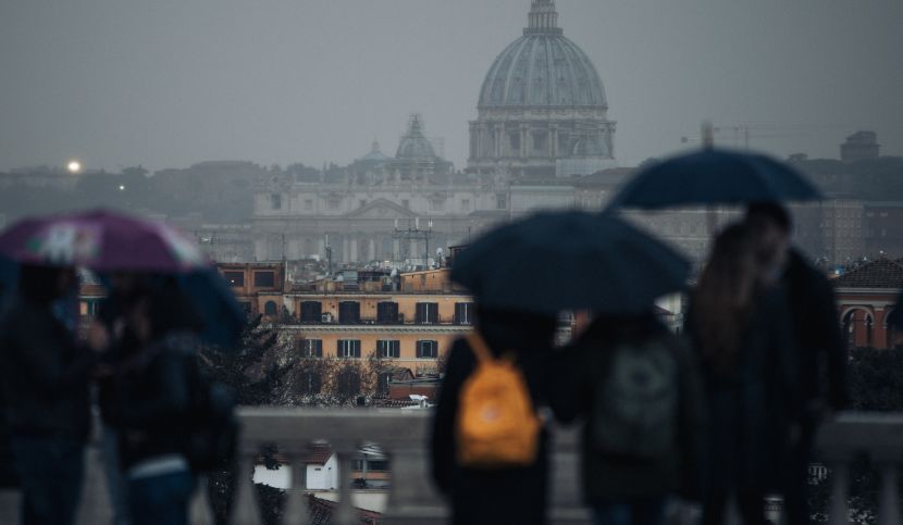 How-to-pack-trip-Rome-spring-rainy-fall
